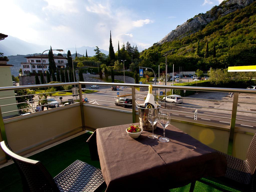 Hotel Rubino Nago-Torbole Exterior photo